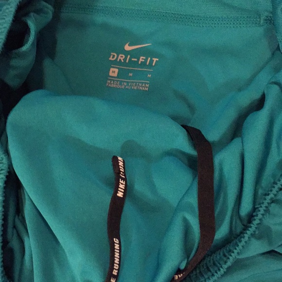 Like new Nike Tempo modern embossed shorts - Picture 4 of 5